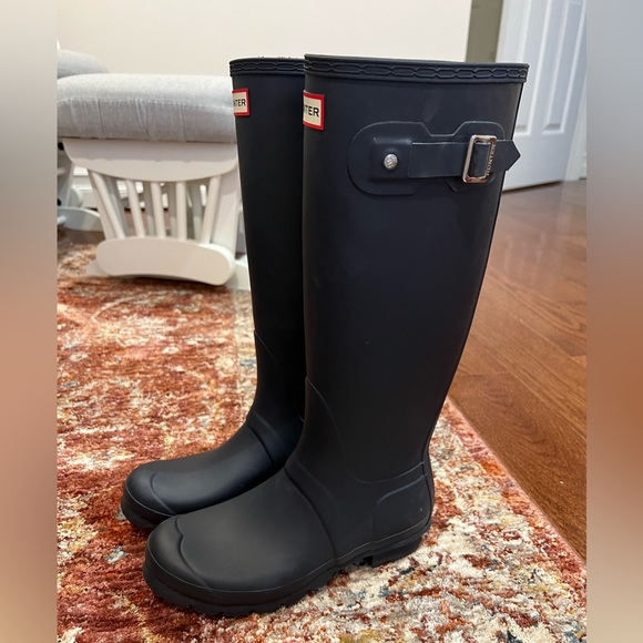 hunter rain boots size 4